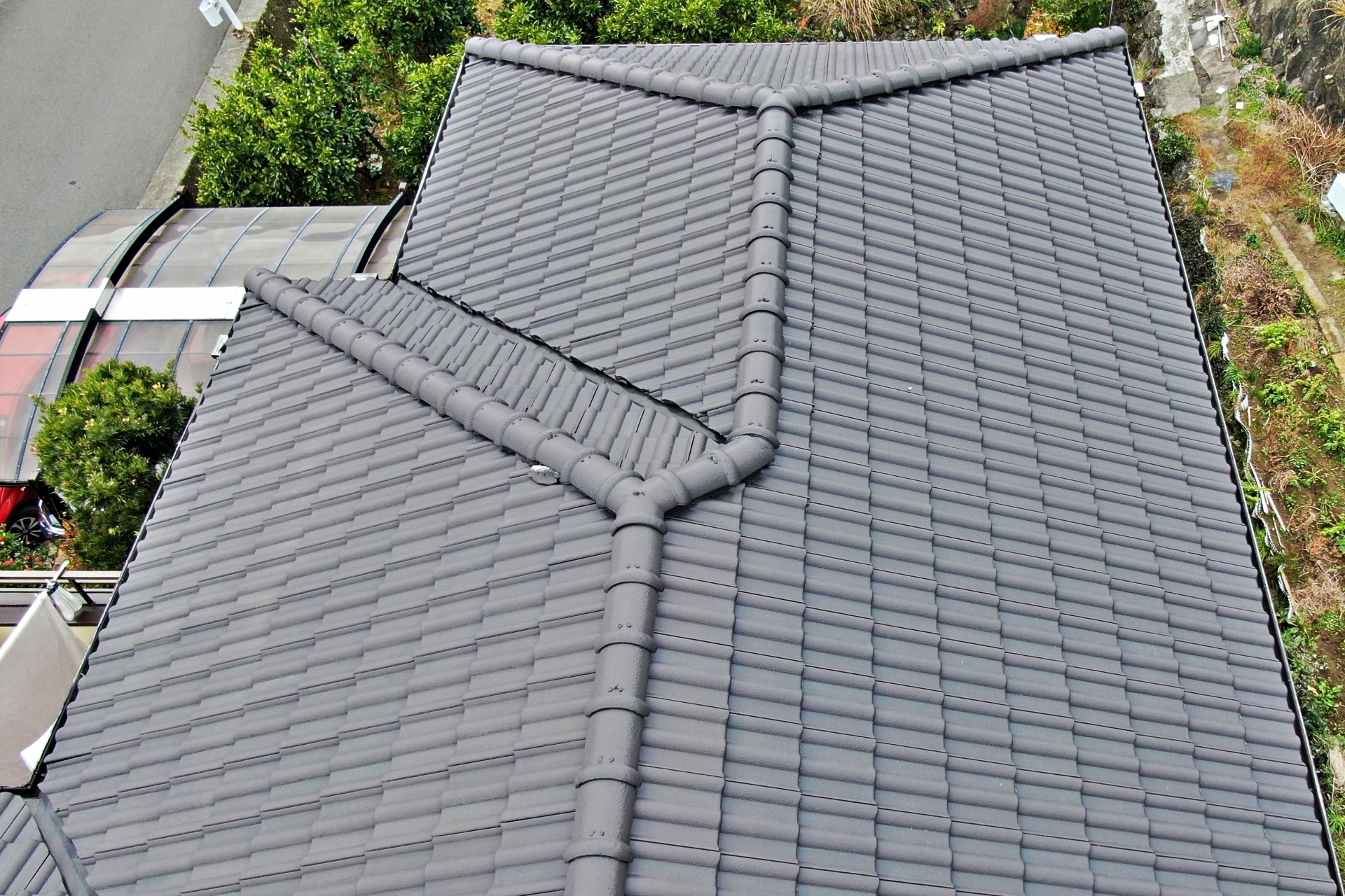 ドローンで上空から撮影した屋根の全体像1